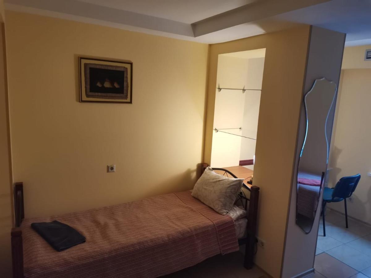 Westend Hostel キエフ エクステリア 写真