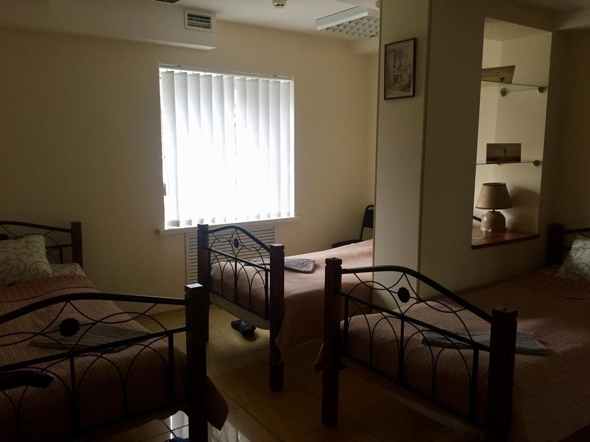 Westend Hostel キエフ エクステリア 写真
